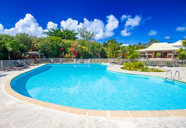 Grande piscine de Le Vallon à Saint-François en Guadeloupe